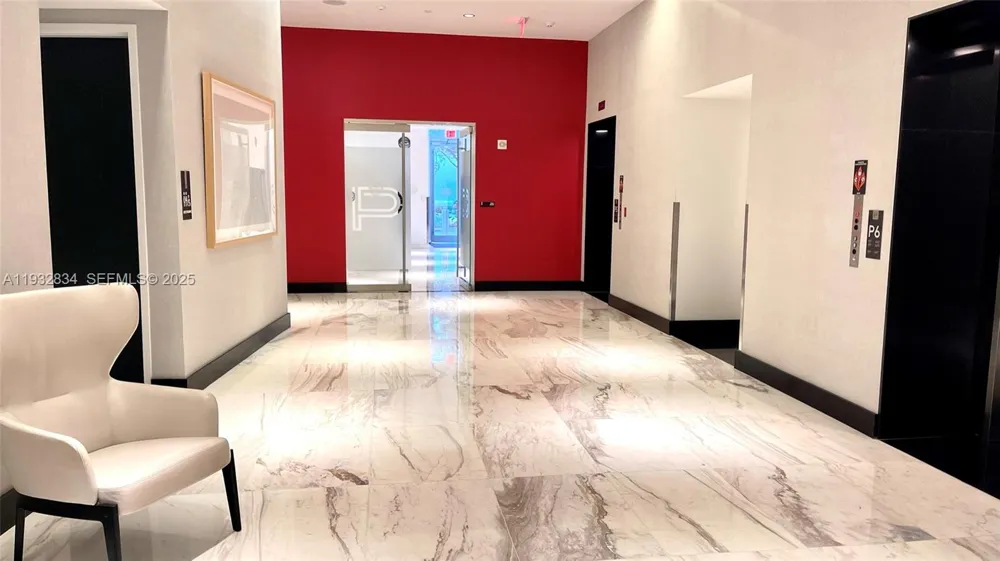 851 NE 1st Ave #412 Miami, FL 33132