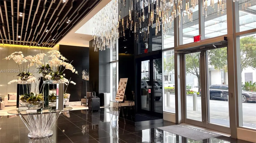 851 NE 1st Ave #412 Miami, FL 33132