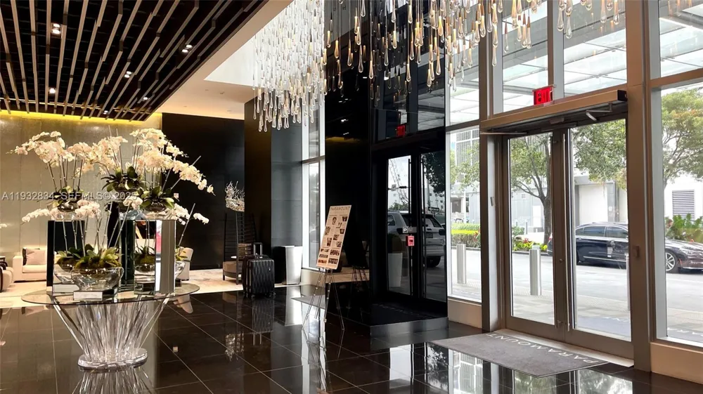 851 NE 1st Ave #412 Miami, FL 33132