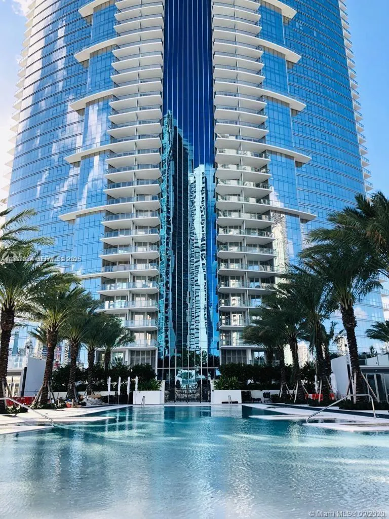 851 NE 1st Ave #412 Miami, FL 33132