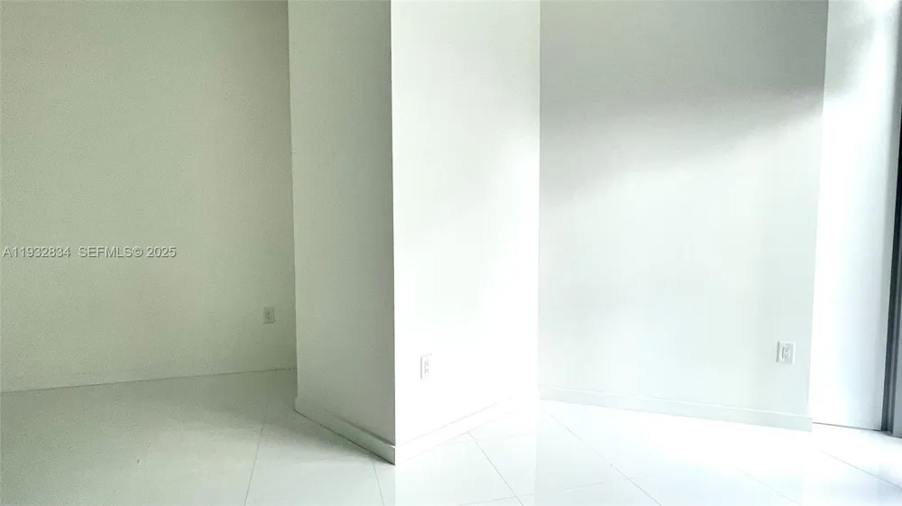851 NE 1st Ave #412 Miami, FL 33132