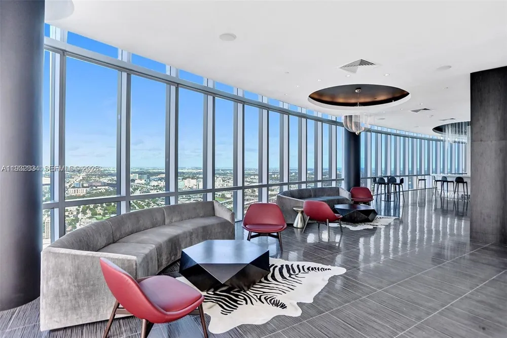 851 NE 1st Ave #412 Miami, FL 33132