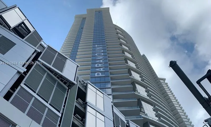851 NE 1st Ave #412 Miami, FL 33132