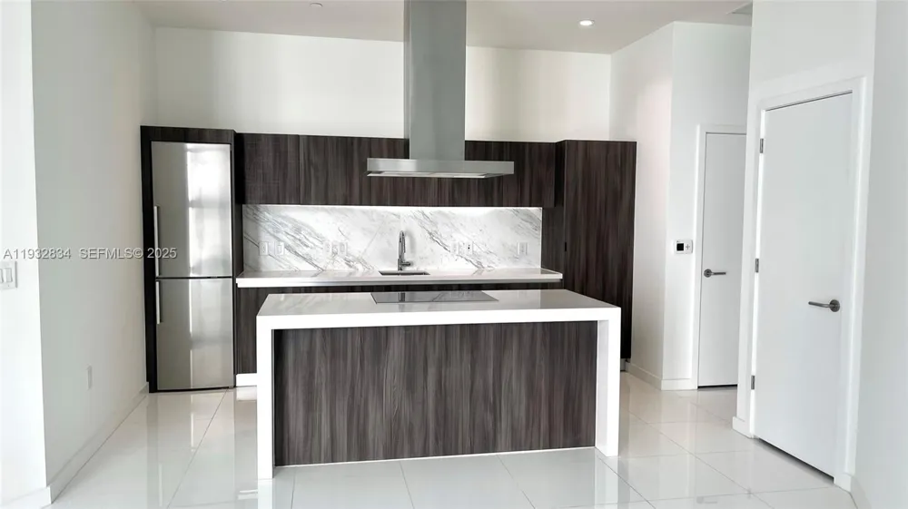 851 NE 1st Ave #412 Miami, FL 33132