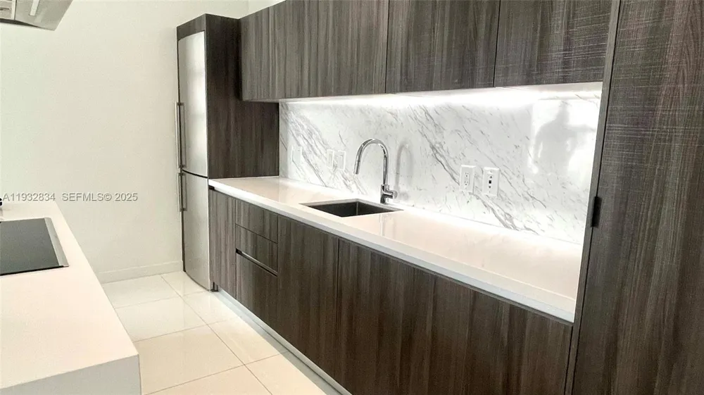 851 NE 1st Ave #412 Miami, FL 33132