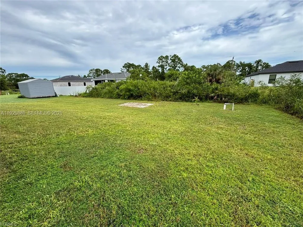 2614 27th ST W Lehigh Acres, FL 33971