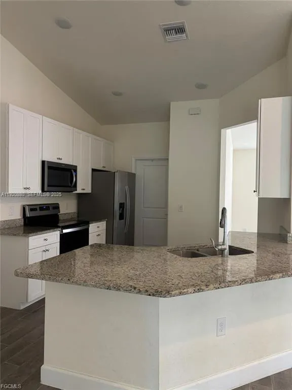 2614 27th ST W Lehigh Acres, FL 33971