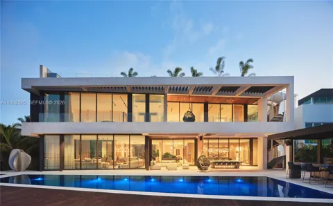 1413 Venetian Way