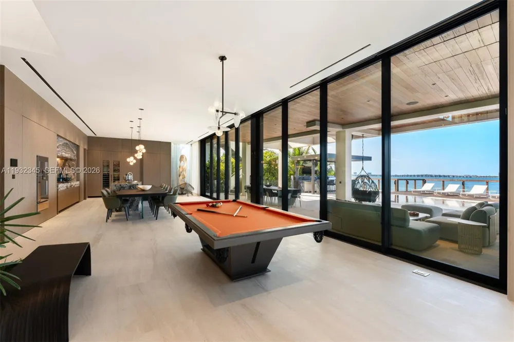 1413 Venetian Way Miami, FL 33139
