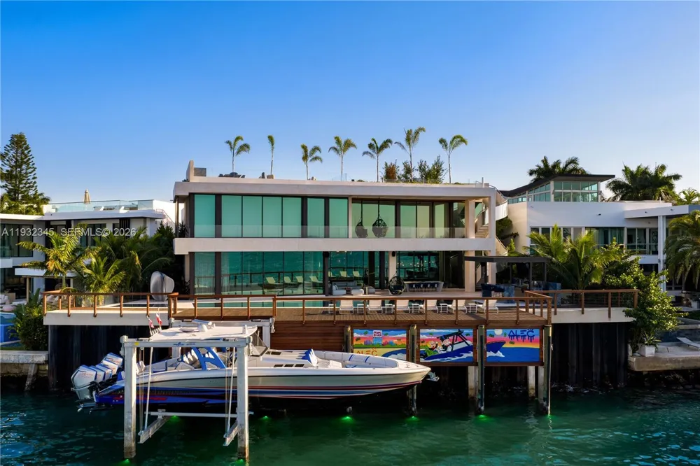 1413 Venetian Way Miami, FL 33139