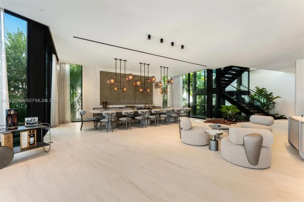 1413 Venetian Way Miami, FL 33139