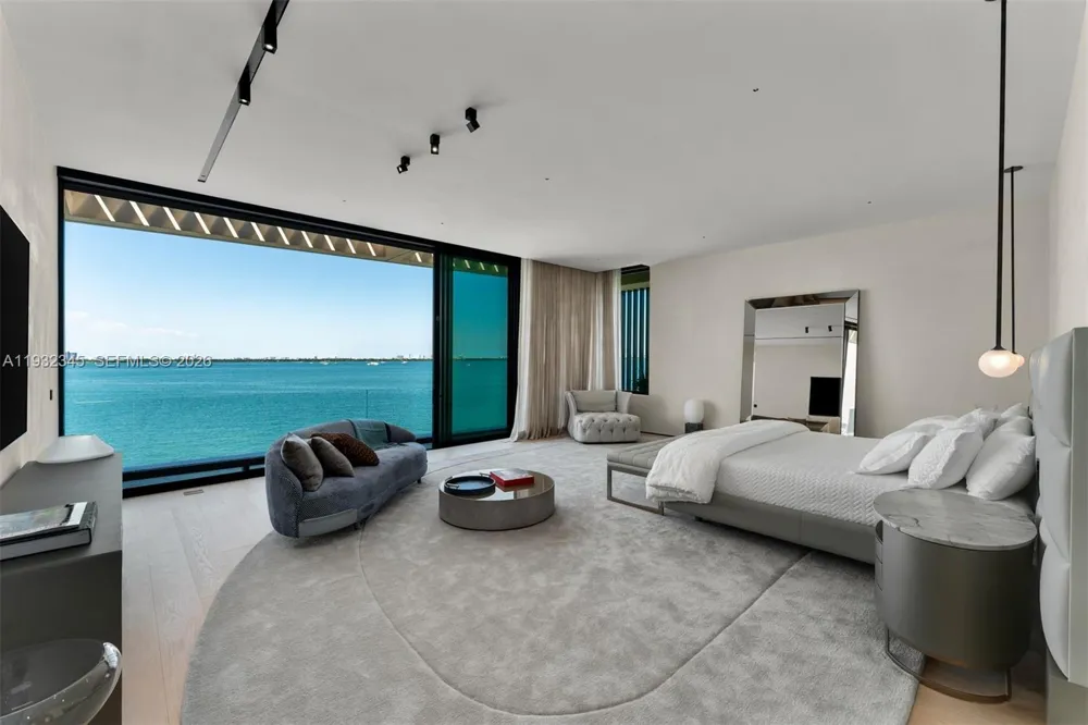1413 Venetian Way Miami, FL 33139