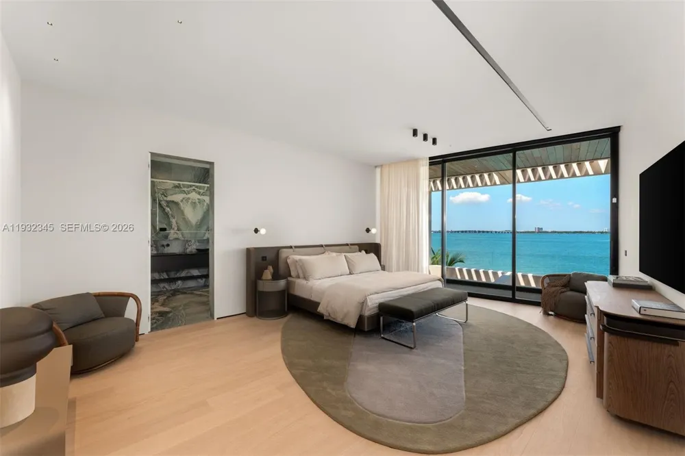 1413 Venetian Way Miami, FL 33139