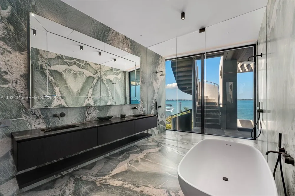 1413 Venetian Way Miami, FL 33139