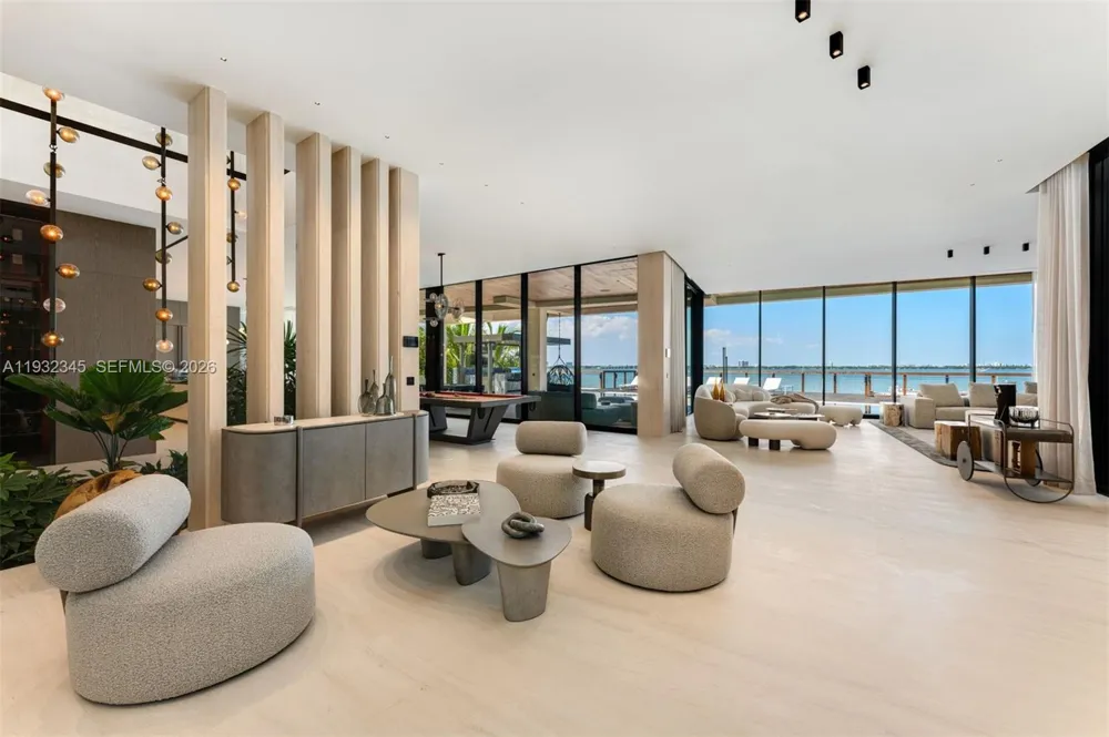 1413 Venetian Way Miami, FL 33139