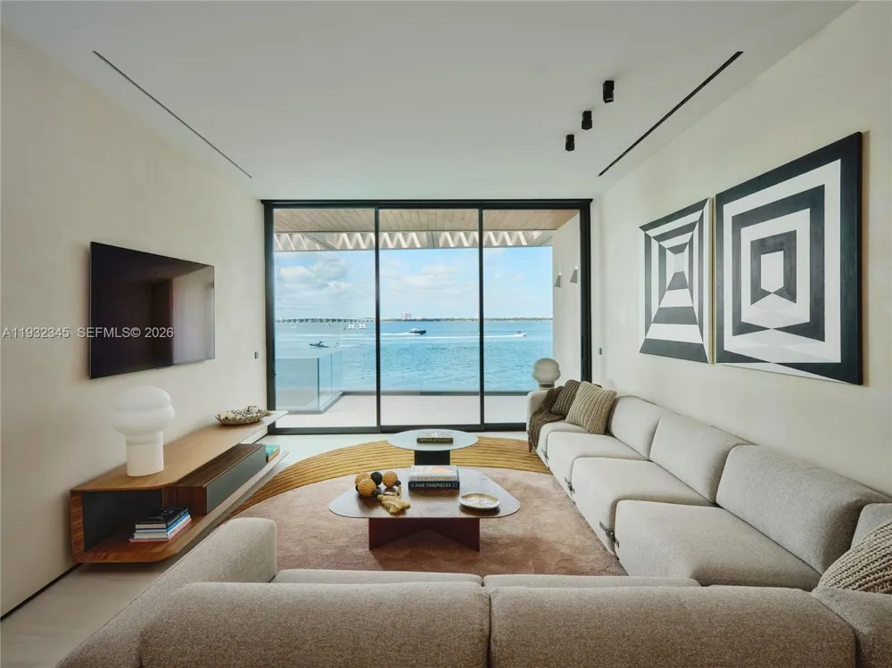 1413 Venetian Way Miami, FL 33139