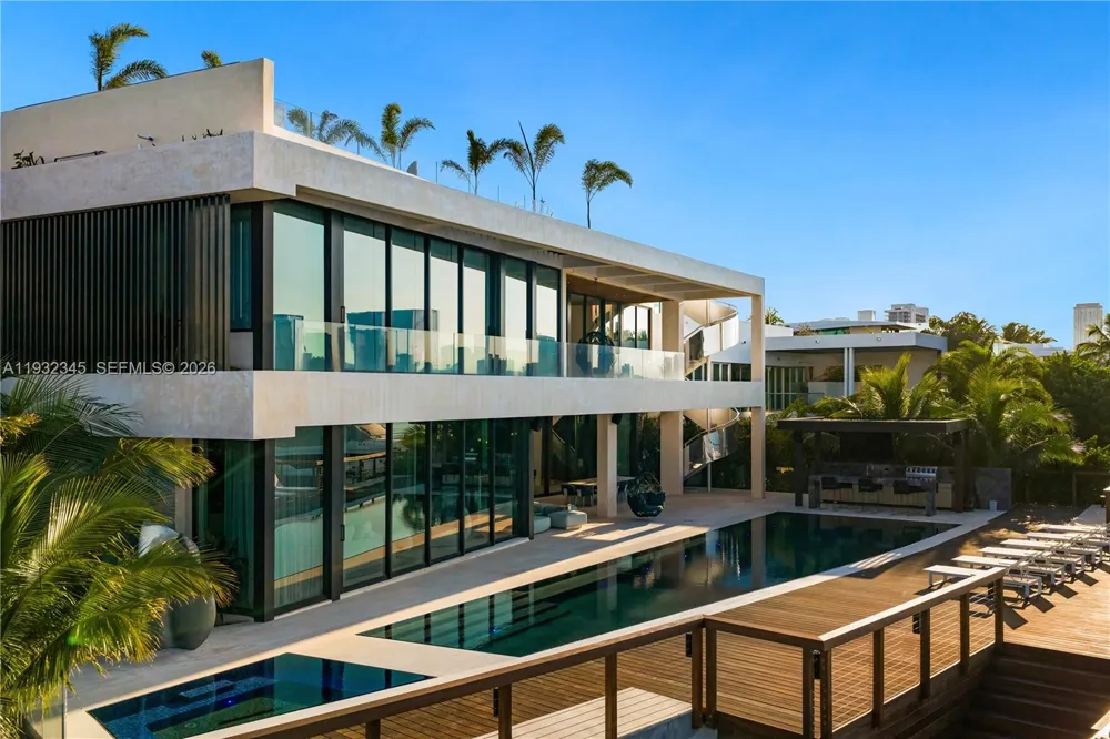 1413 Venetian Way Miami, FL 33139
