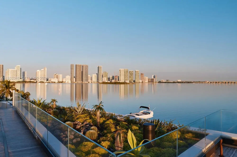 1413 Venetian Way Miami, FL 33139