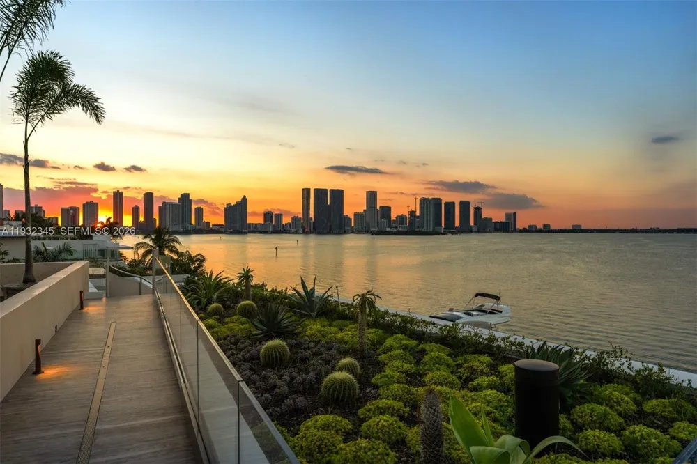 1413 Venetian Way Miami, FL 33139