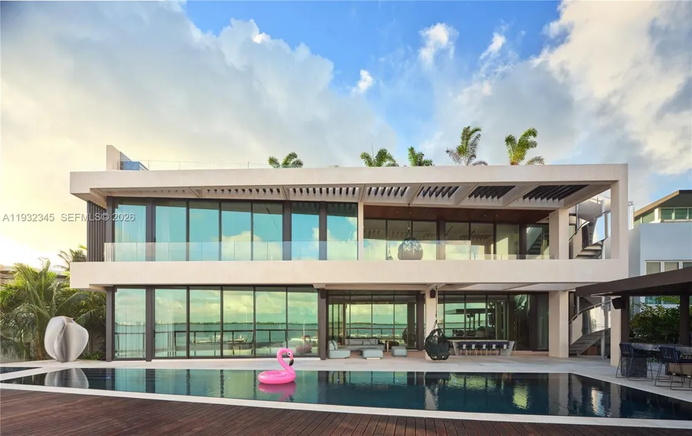 1413 Venetian Way Miami, FL 33139