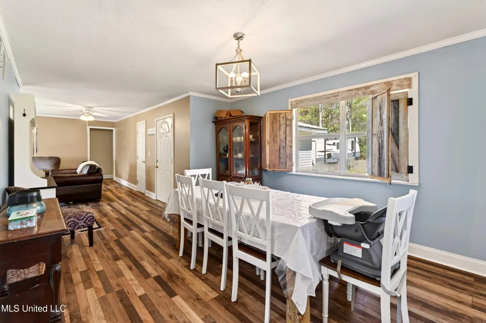 21 Richard Johnson Road Carriere, MS 39426