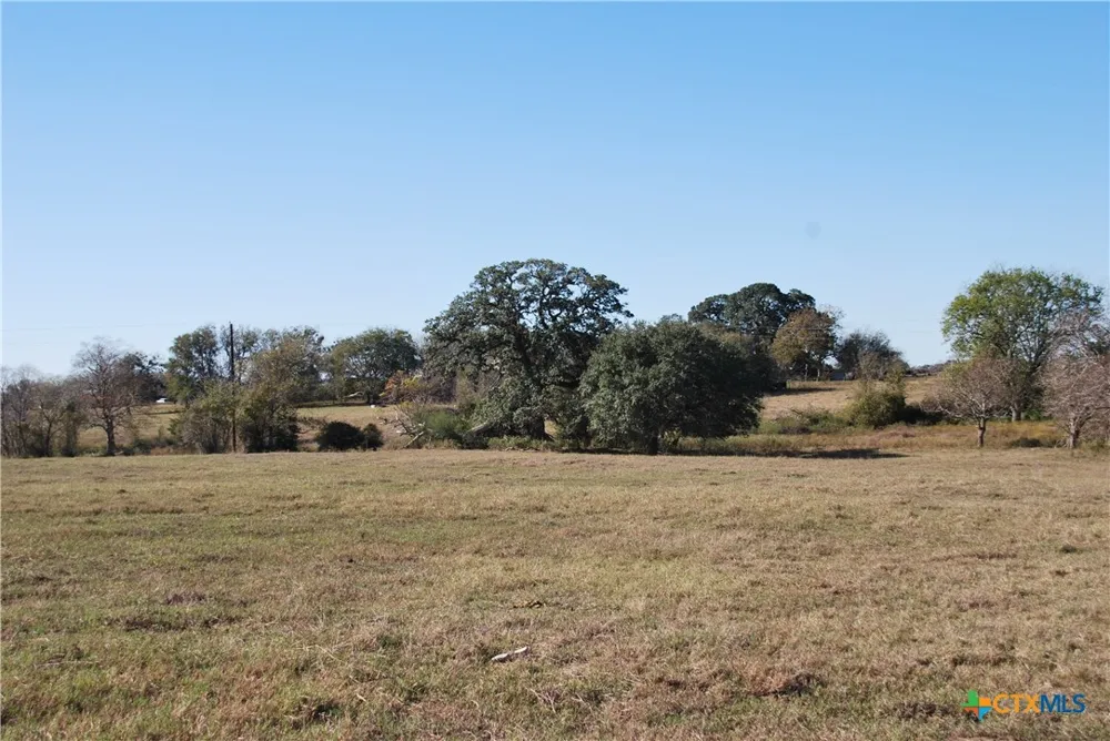 FM 532 Hallettsville, TX 77964