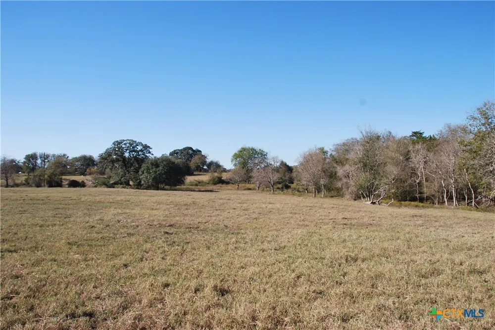FM 532 Hallettsville, TX 77964