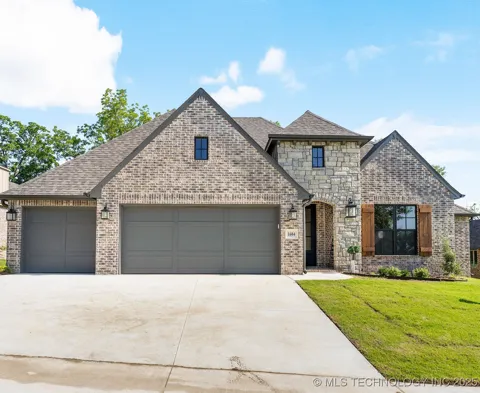1604 Pinecrest Drive