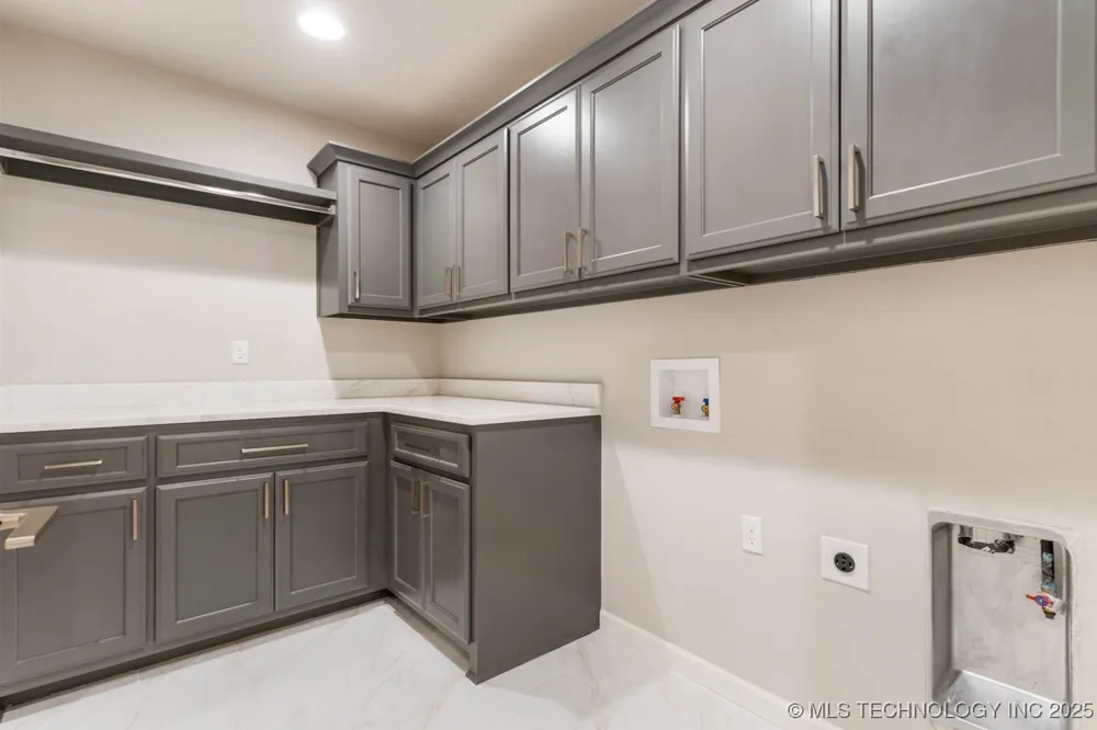 1604 Pinecrest Drive Claremore, OK 74017