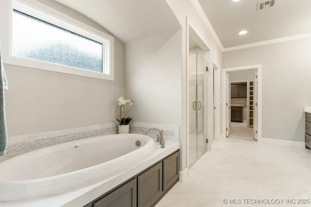 1604 Pinecrest Drive Claremore, OK 74017