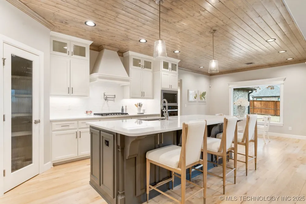 1604 Pinecrest Drive Claremore, OK 74017