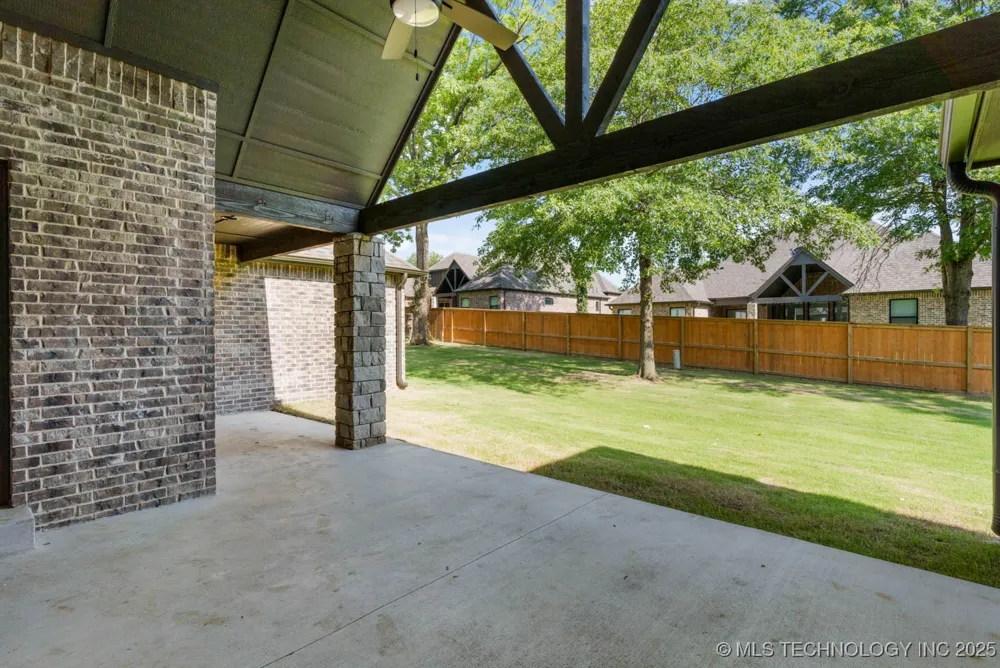 1604 Pinecrest Drive Claremore, OK 74017