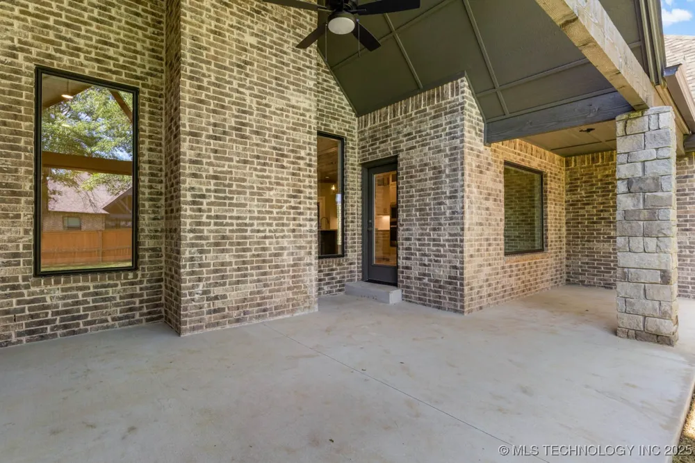 1604 Pinecrest Drive Claremore, OK 74017