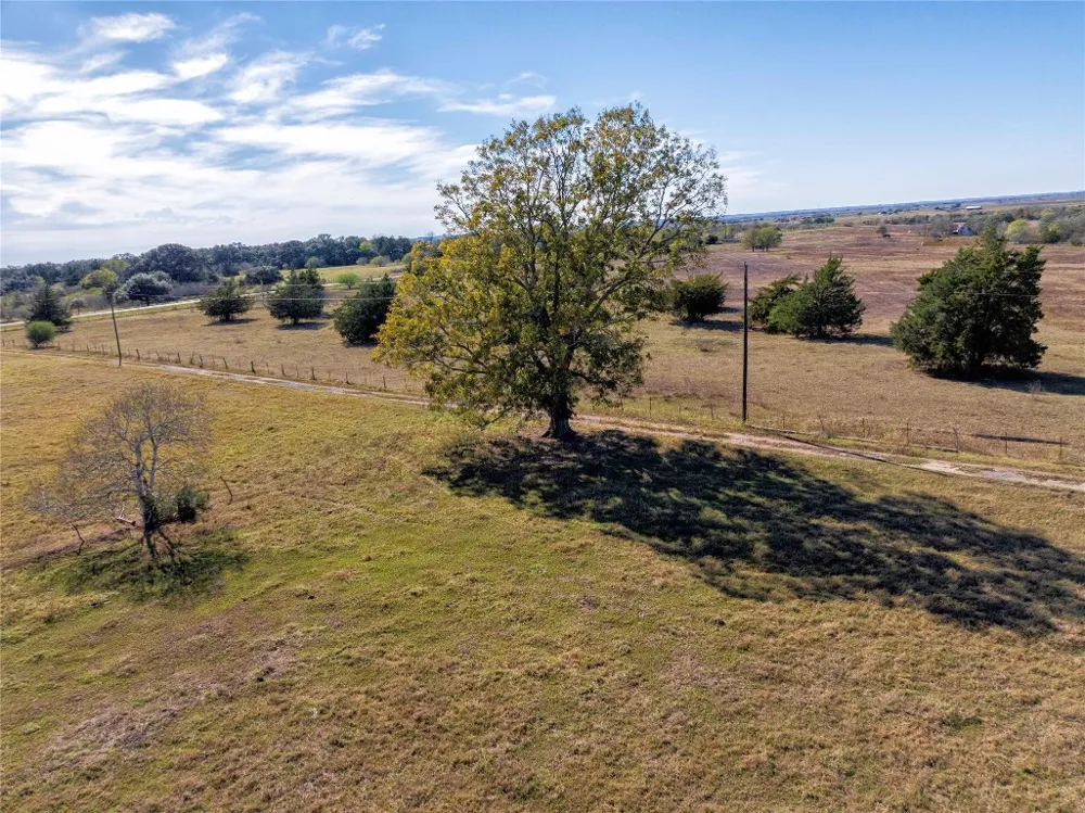 FM 532 Hallettsville, TX 77964