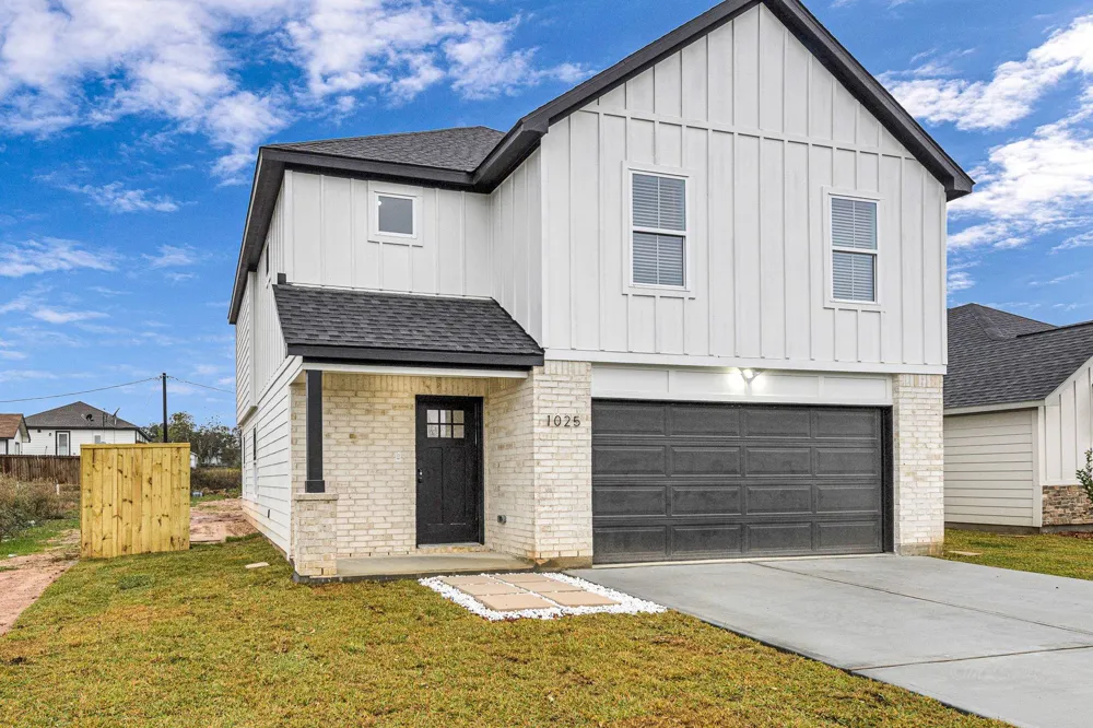 1025 20th Street Hempstead, TX 77445