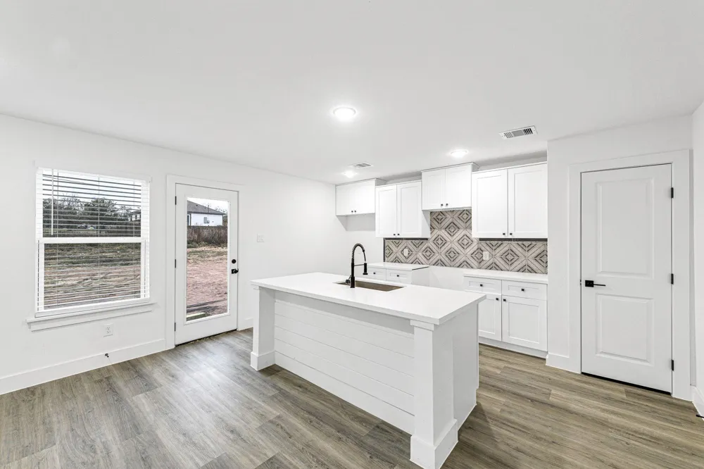 1025 20th Street Hempstead, TX 77445