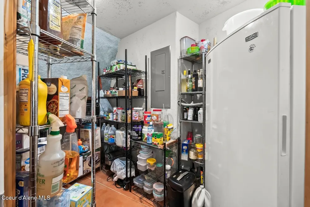 123 E Mountain View Road Clark Fork, ID 83811