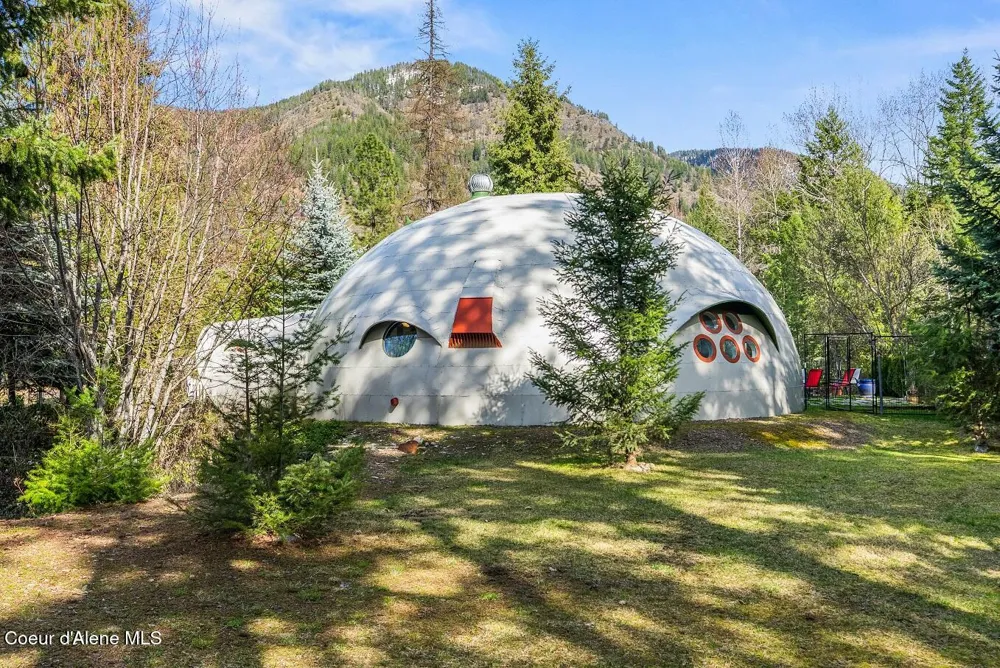 123 E Mountain View Road Clark Fork, ID 83811