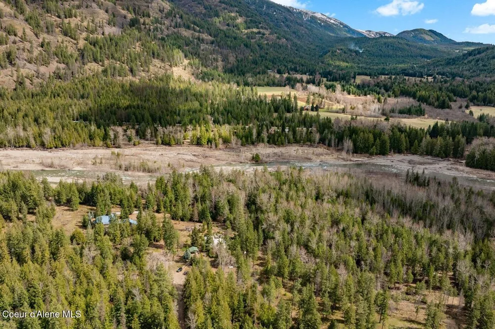 123 E Mountain View Road Clark Fork, ID 83811