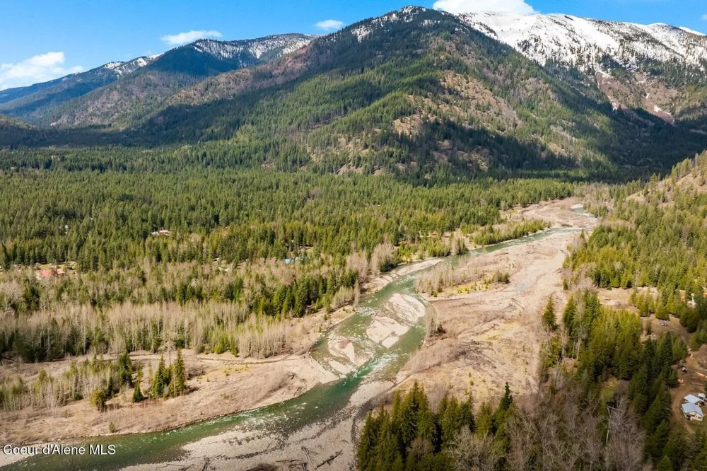 123 E Mountain View Road Clark Fork, ID 83811