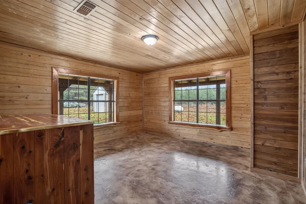 3723 E Fm 256 E Colmesneil, TX 75938