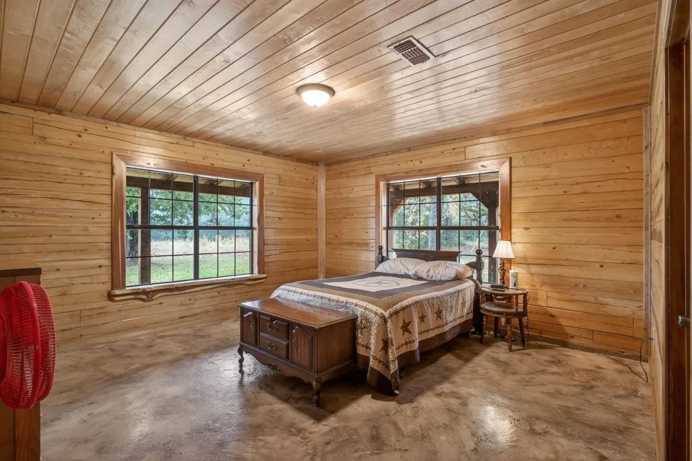 3723 E Fm 256 E Colmesneil, TX 75938