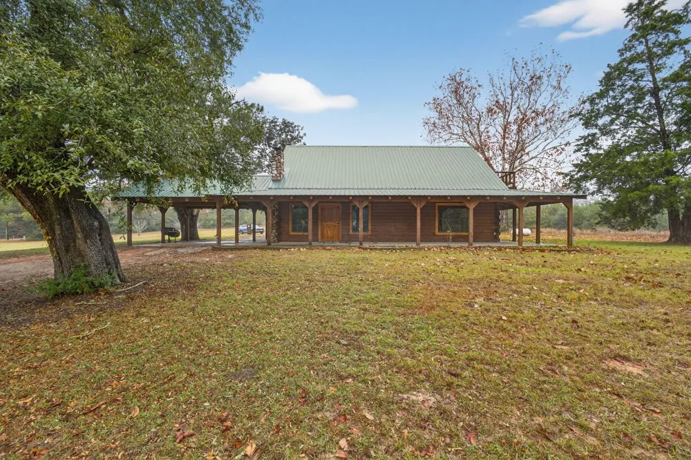 3723 E Fm 256 E Colmesneil, TX 75938
