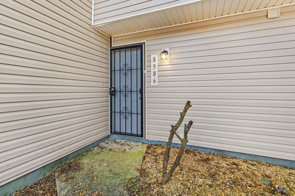 8586 Creekwood Way Jonesboro, GA 30238