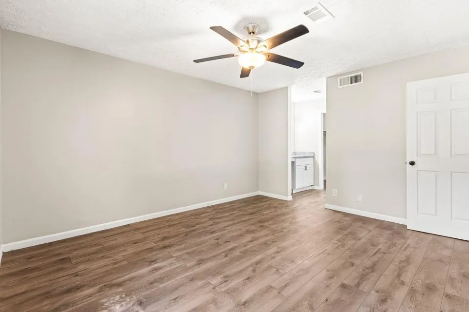 8586 Creekwood Way Jonesboro, GA 30238