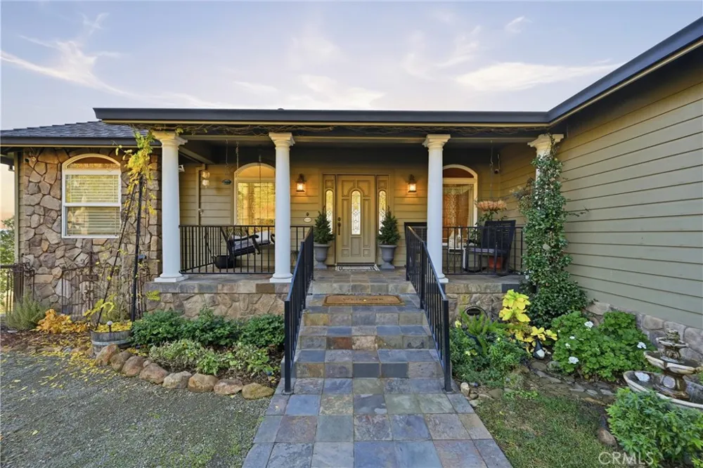 18750 Fernwood Road Hidden Valley Lake, CA 95467