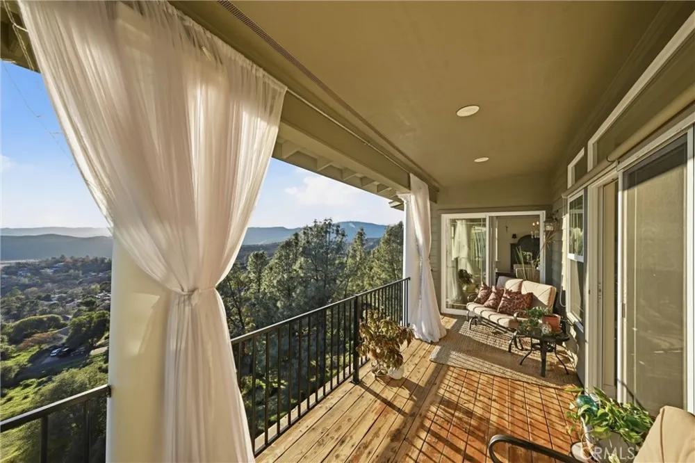 18750 Fernwood Road Hidden Valley Lake, CA 95467