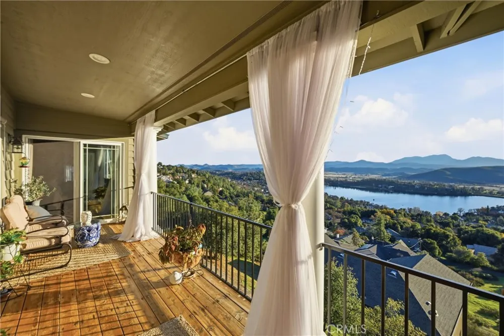 18750 Fernwood Road Hidden Valley Lake, CA 95467