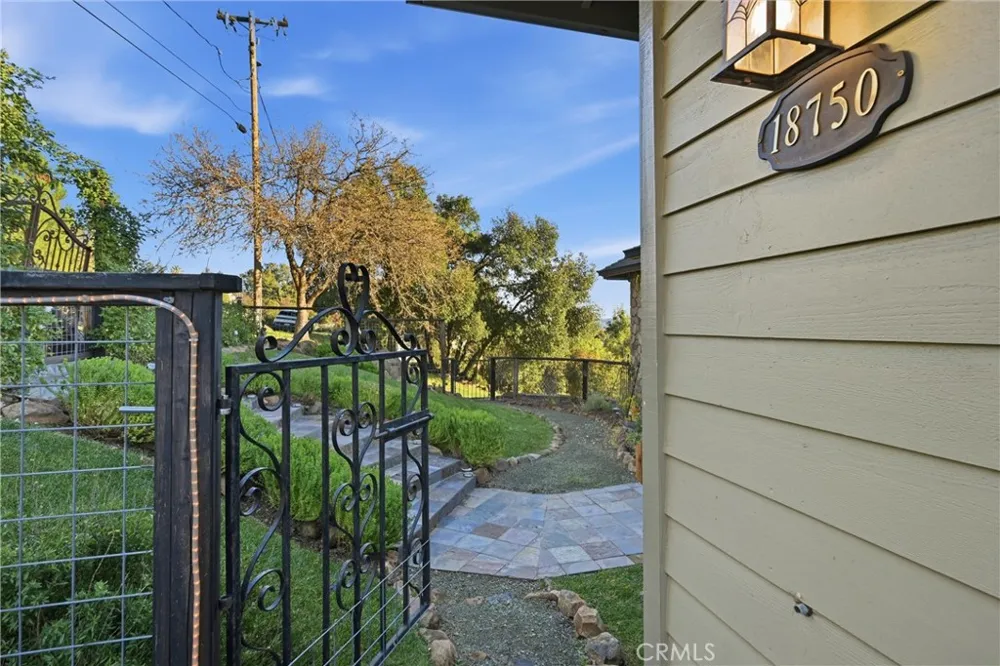 18750 Fernwood Road Hidden Valley Lake, CA 95467