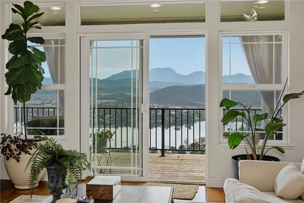 18750 Fernwood Road Hidden Valley Lake, CA 95467